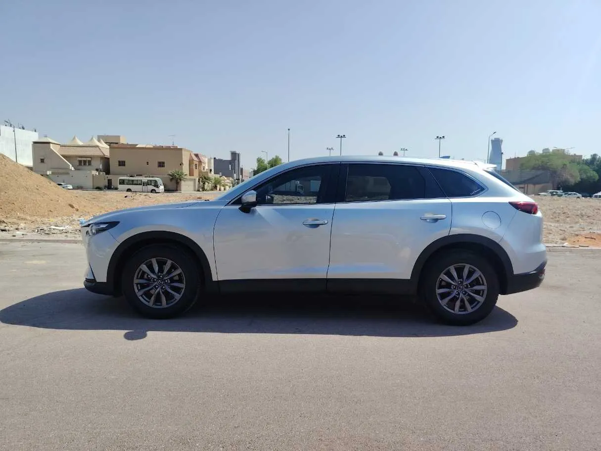 Car image 8