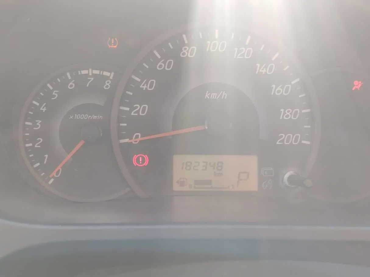 Car image 25