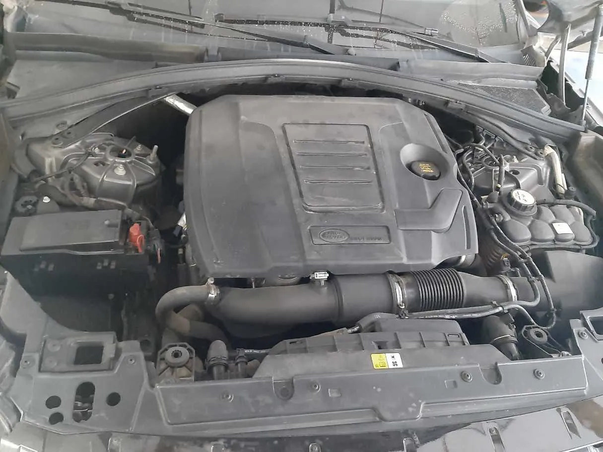 Car image 26