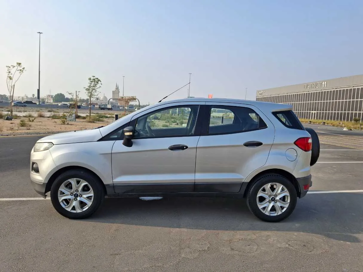 Car image 8