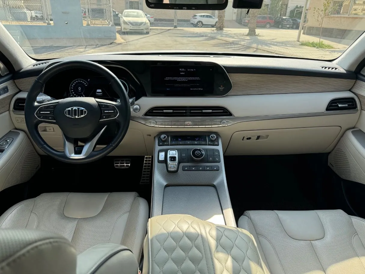 Car image 16