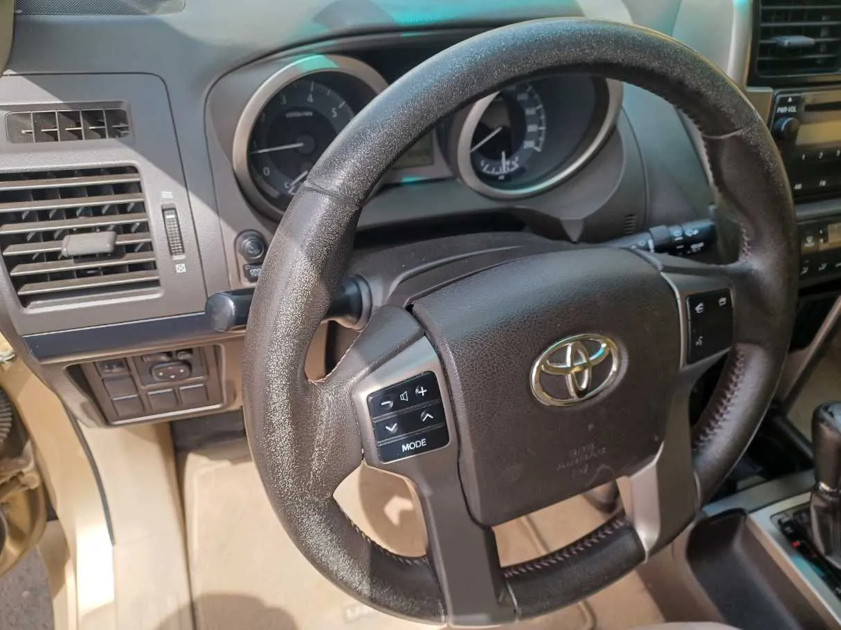 Car image 13