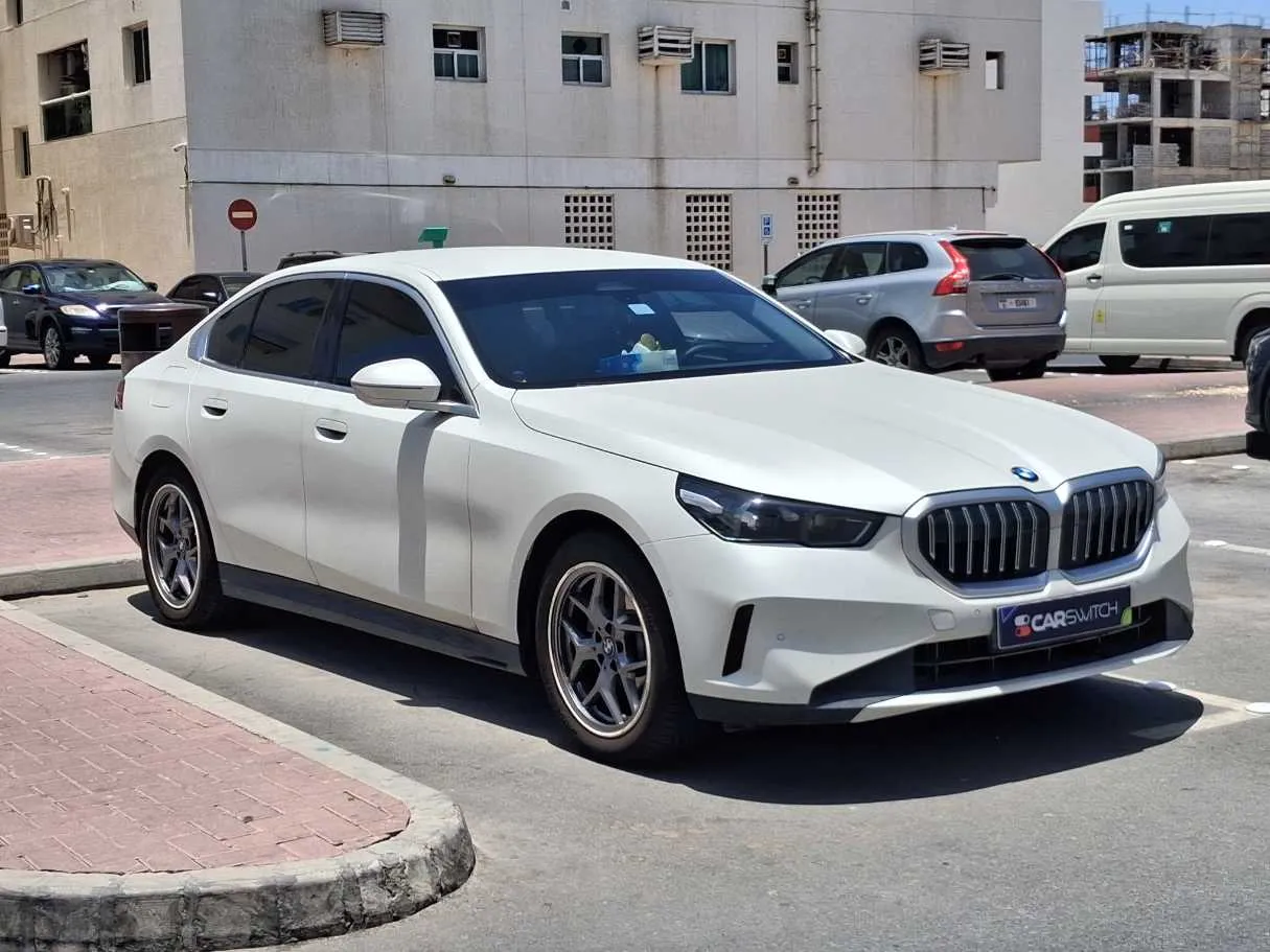 Car image 3