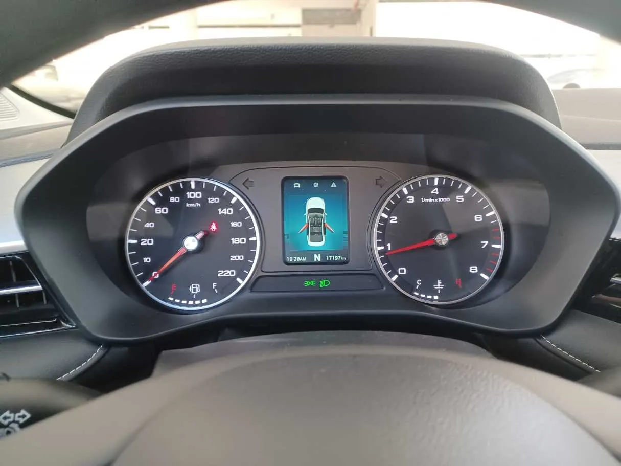 Car image 17