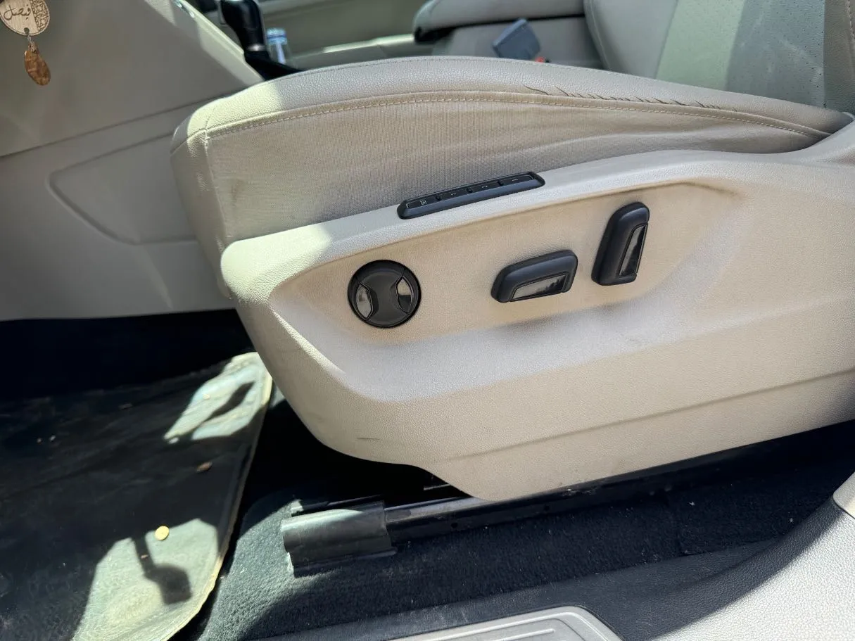 Car image 29