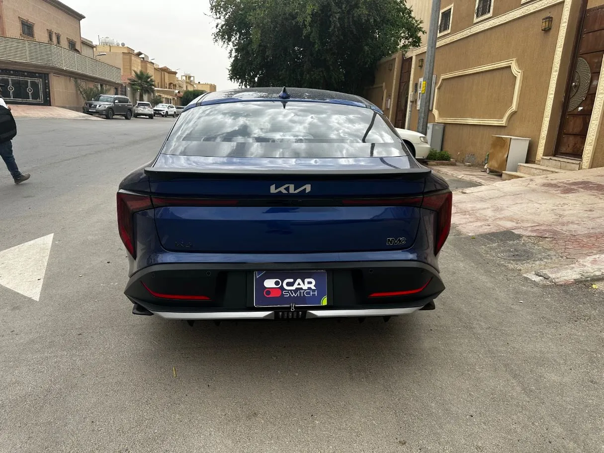 Car image 6