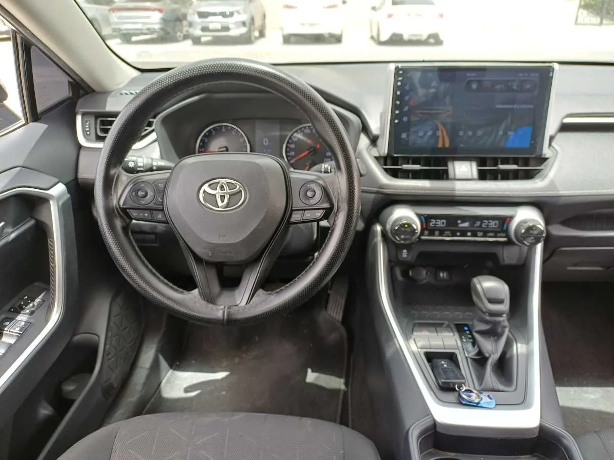 Car image 17