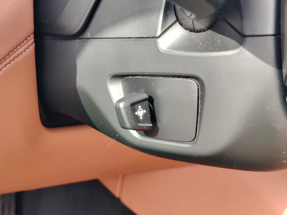 Car image 35