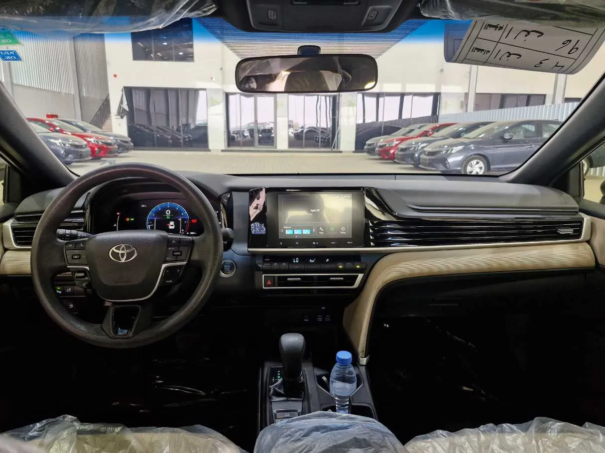 Car image 9
