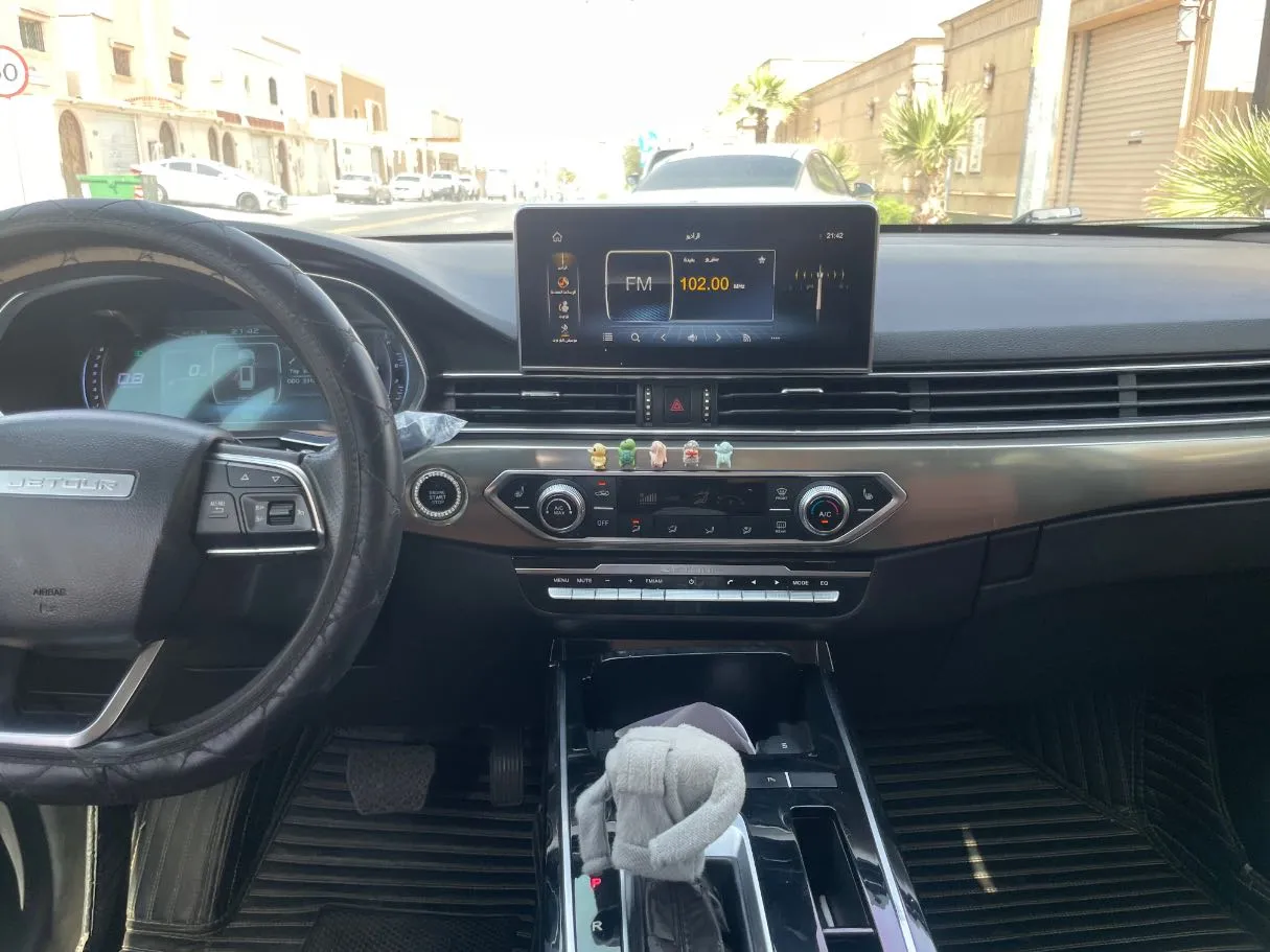 Car image 19