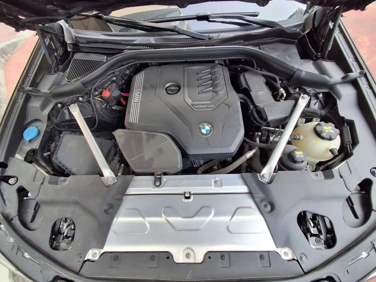 Car image 21