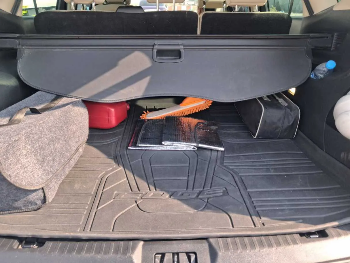 Car image 19