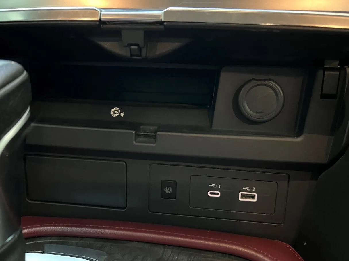Car image 32