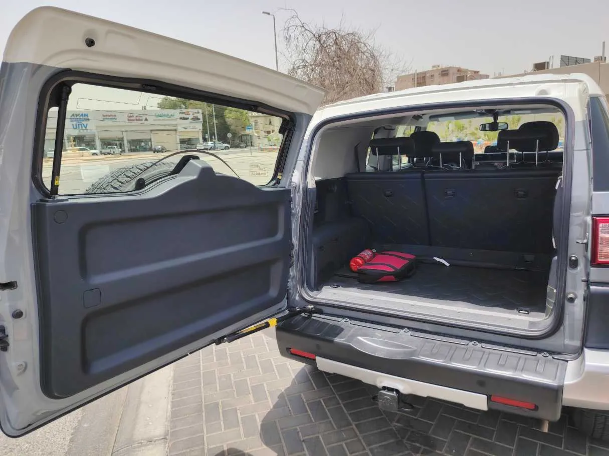Car image 25