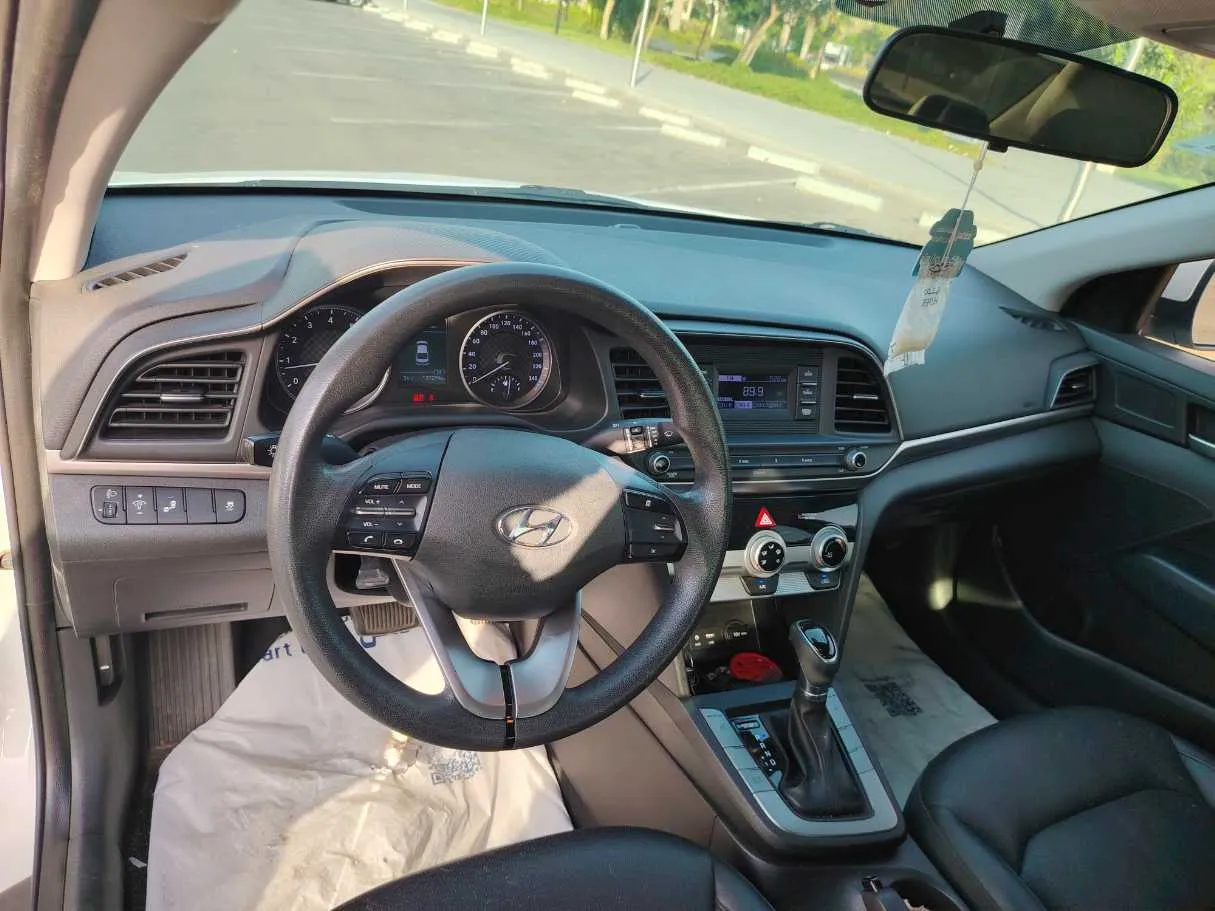 Car image 11