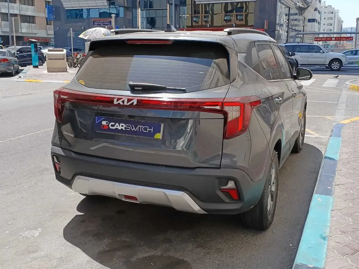 Car image 5