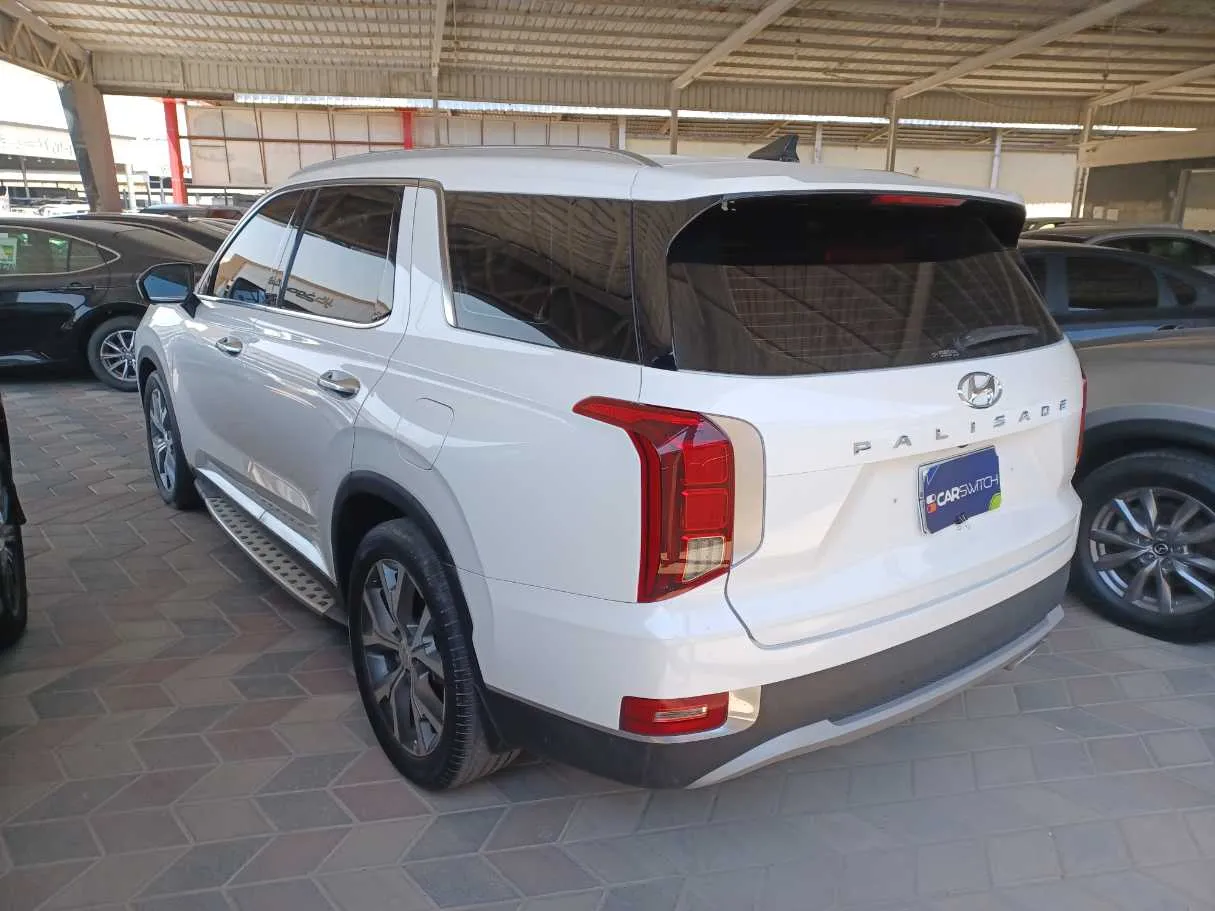 Car image 6