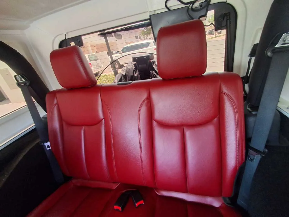 Car image 17