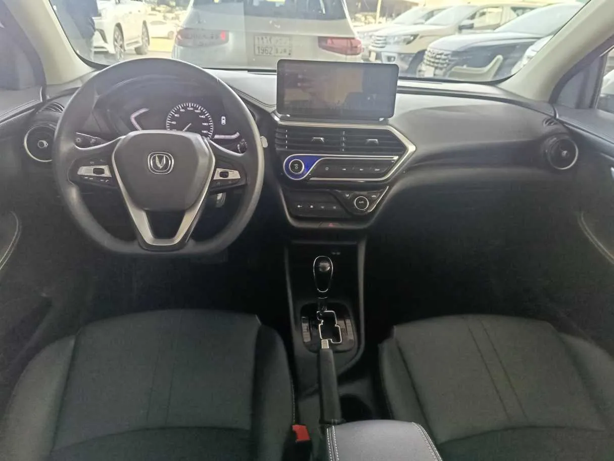 Car image 21