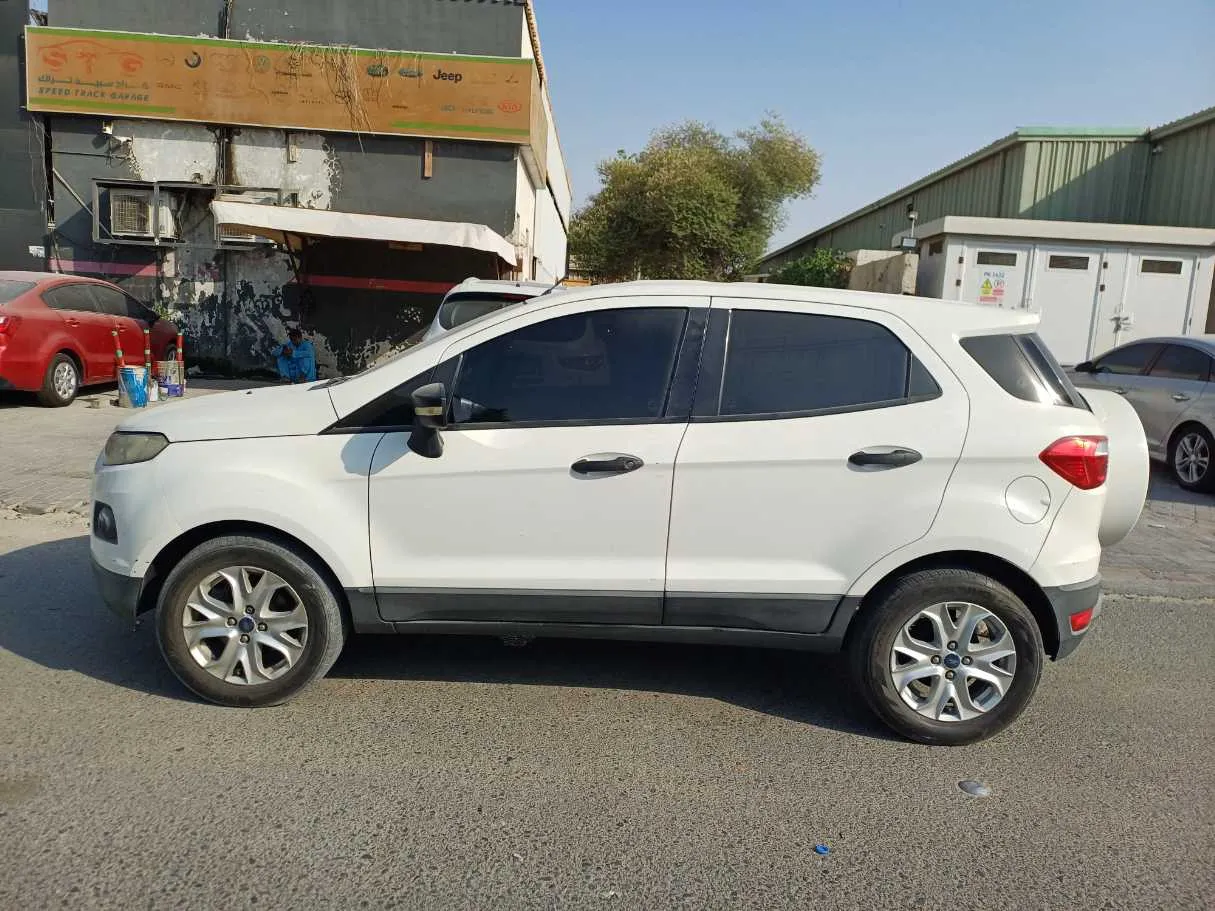 Car image 8