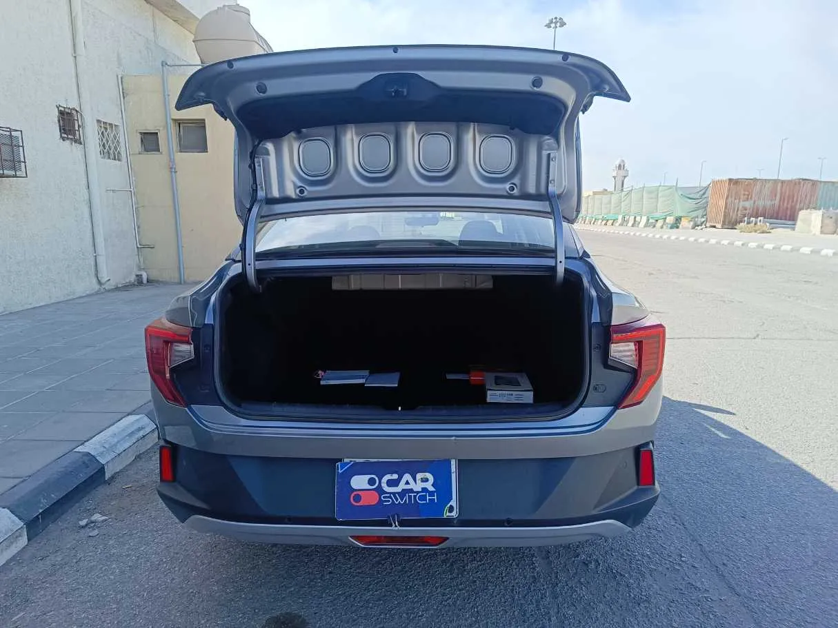 Car image 26