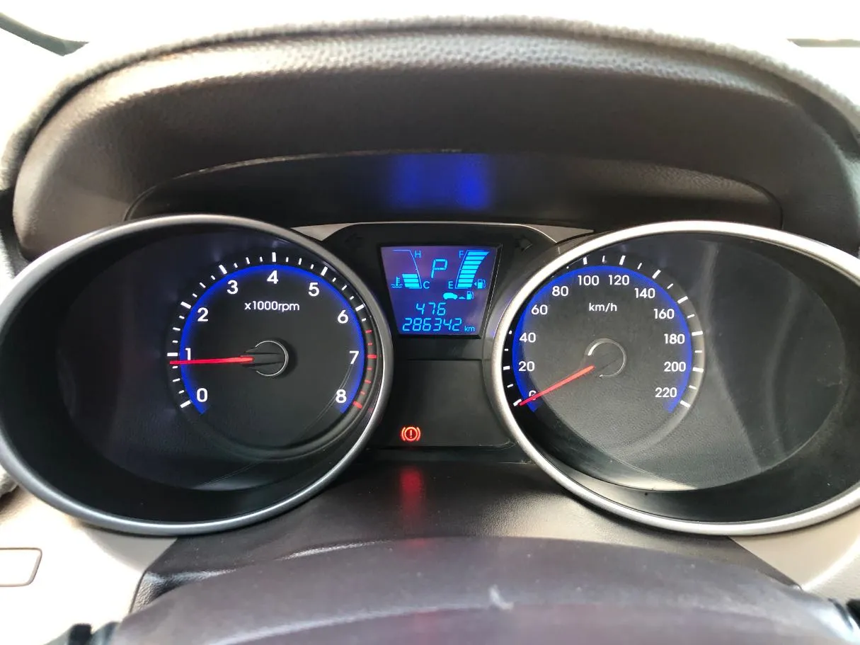 Car image 17