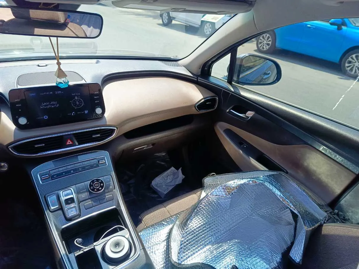 Car image 21