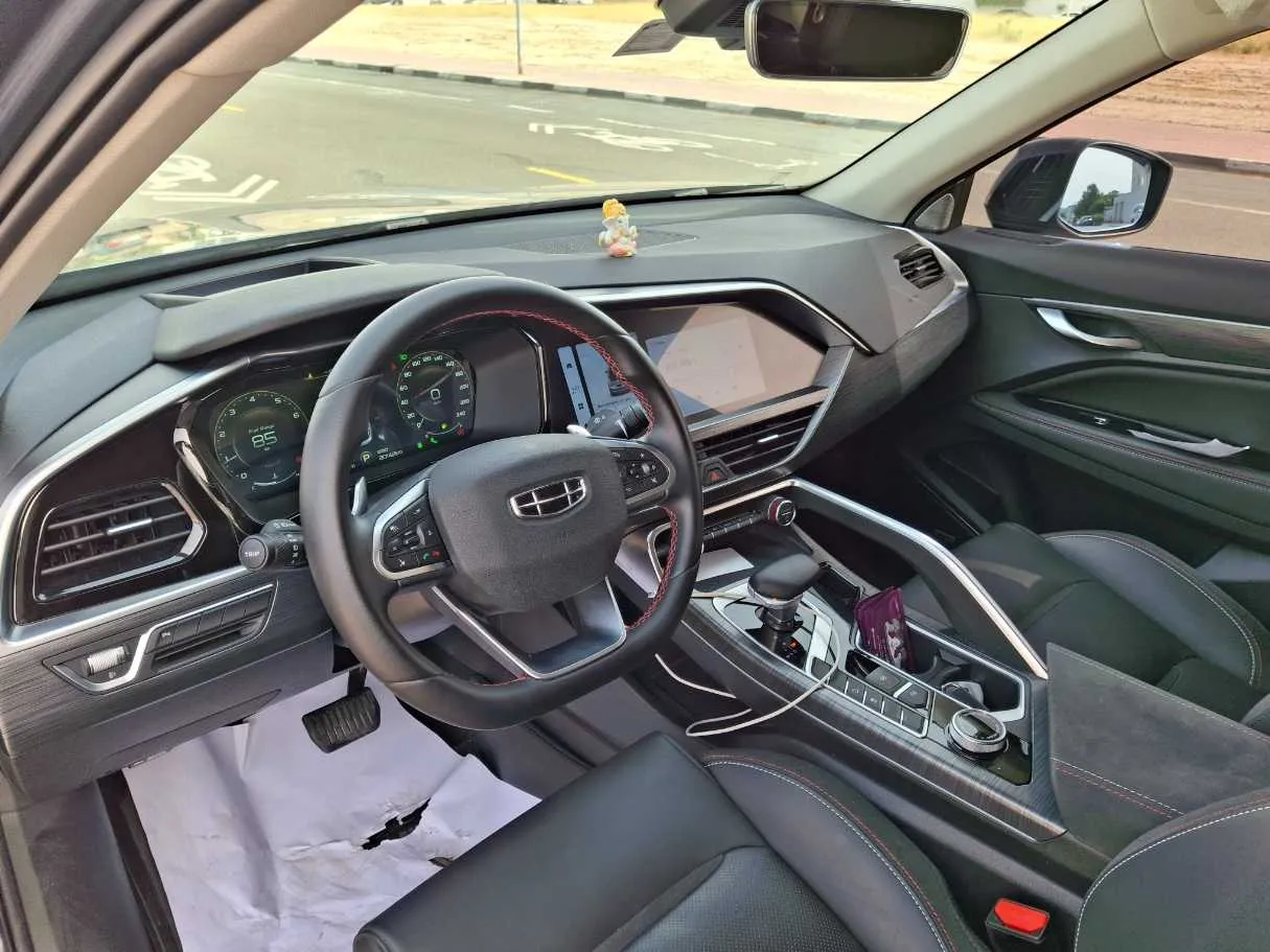 Car image 11