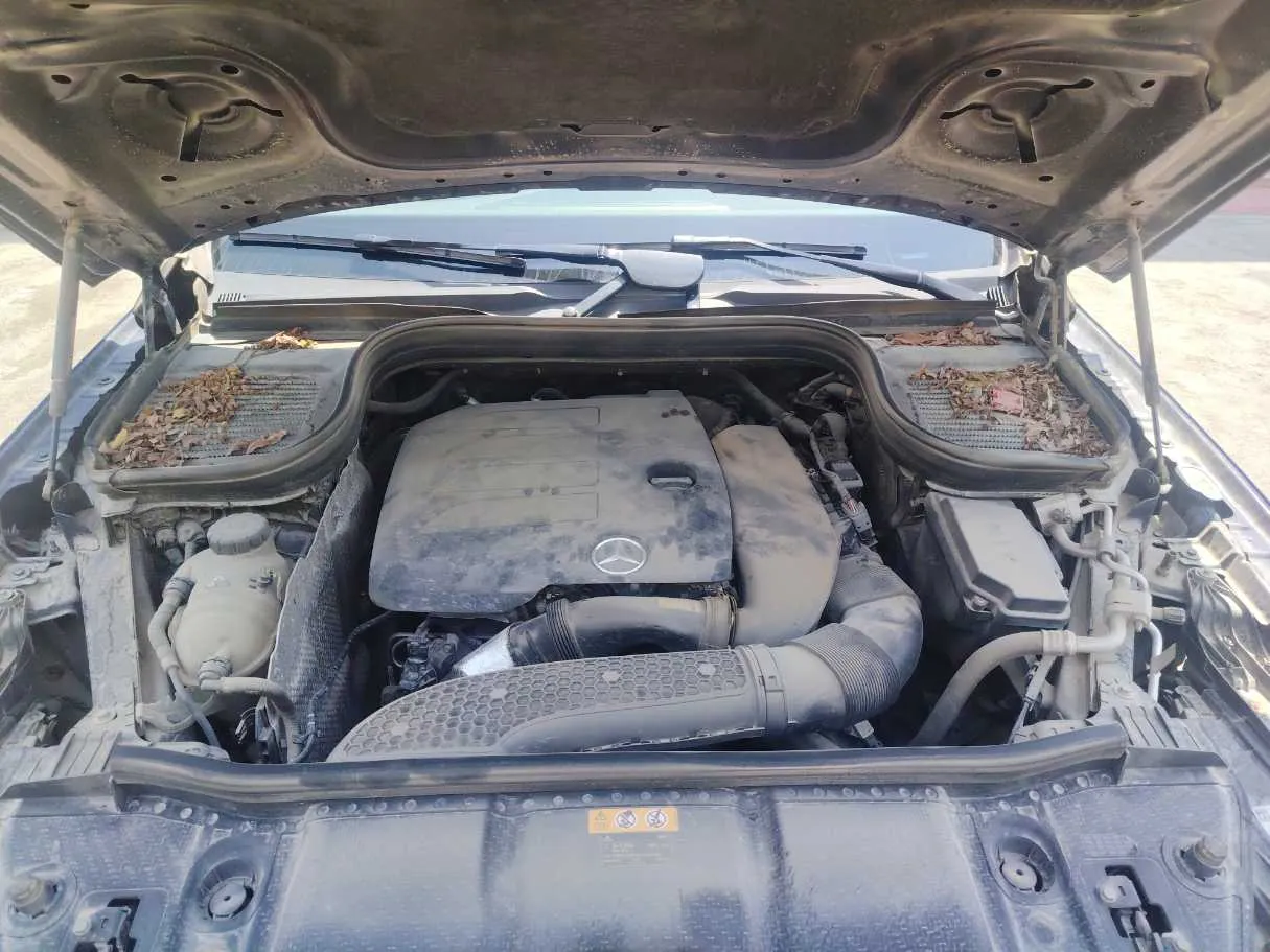 Car image 32