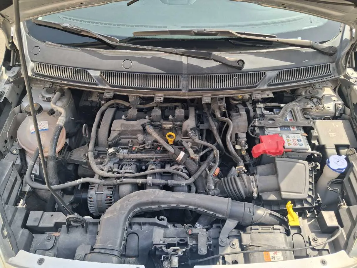 Car image 20