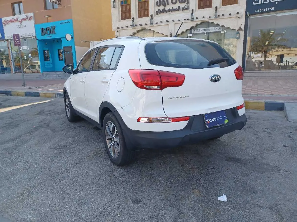 Car image 7