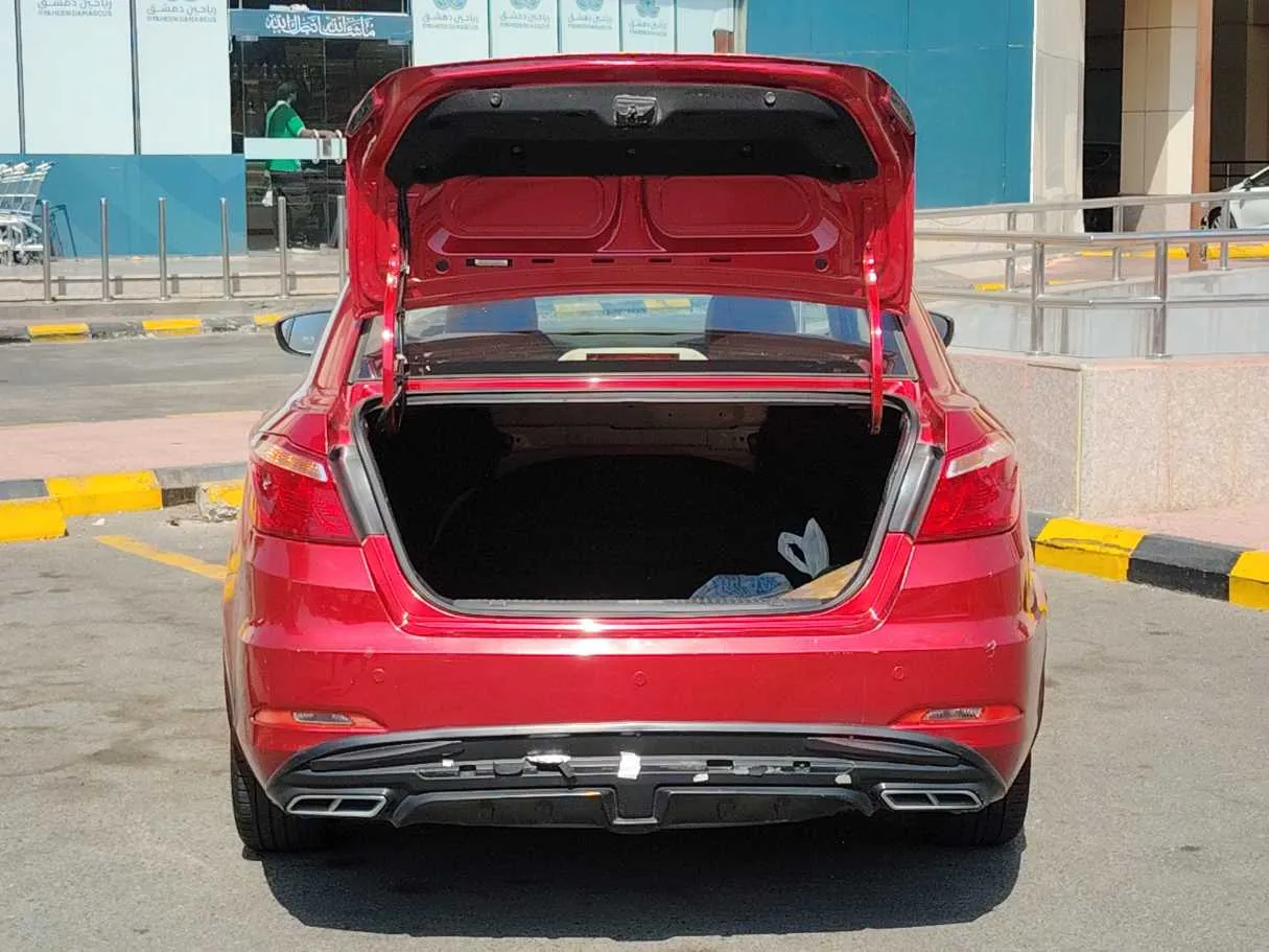 Car image 27