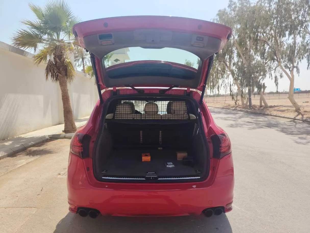 Car image 26