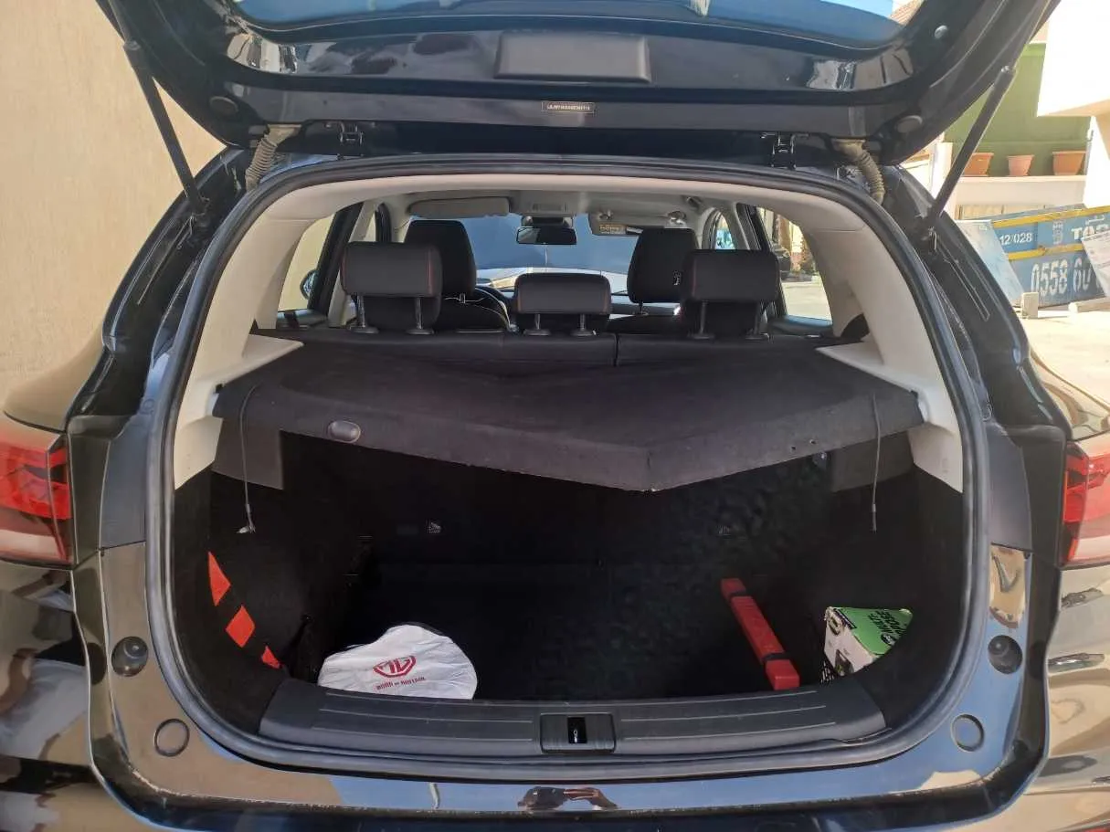 Car image 22