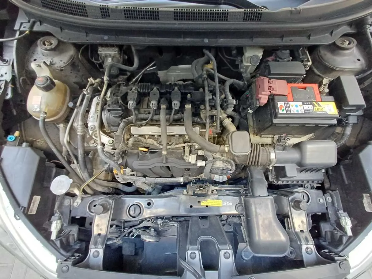 Car image 21