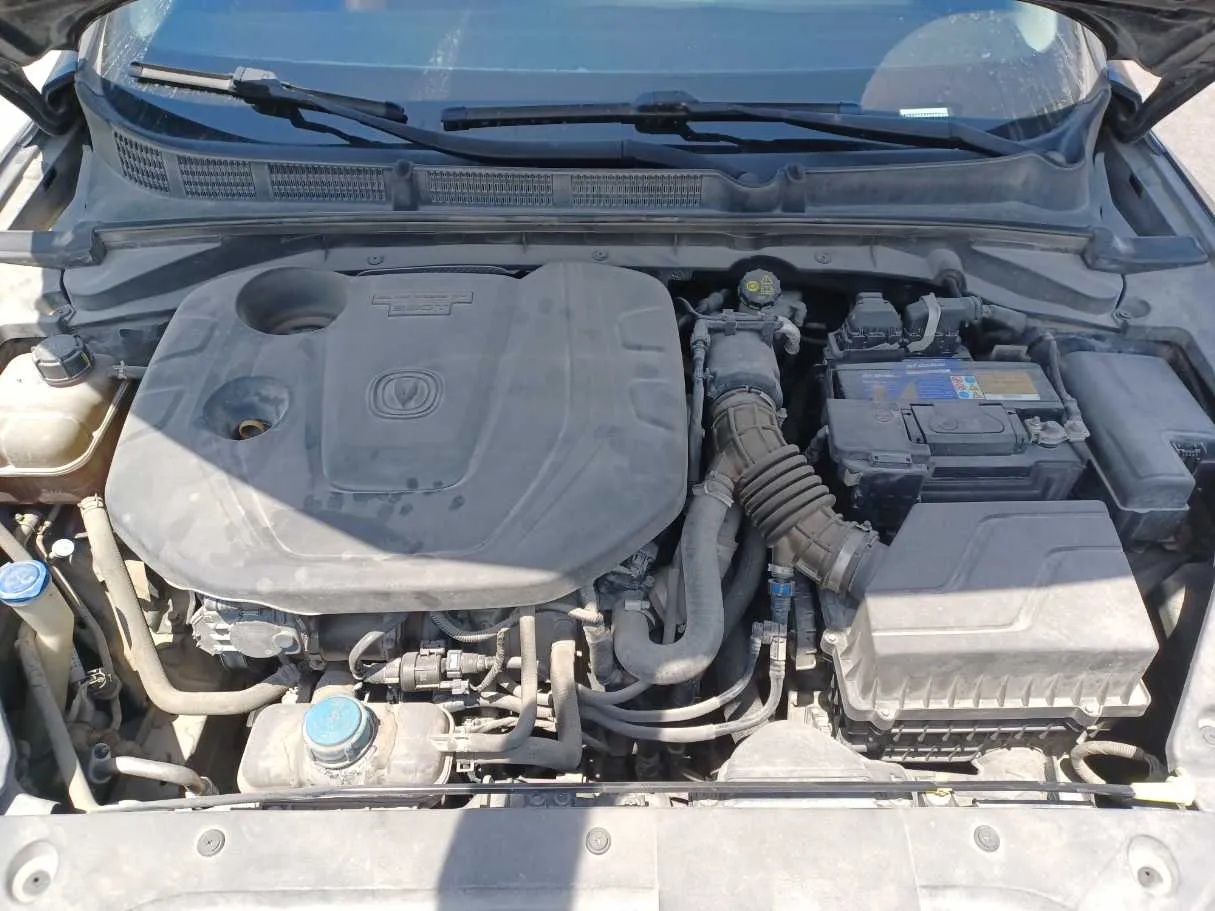 Car image 26