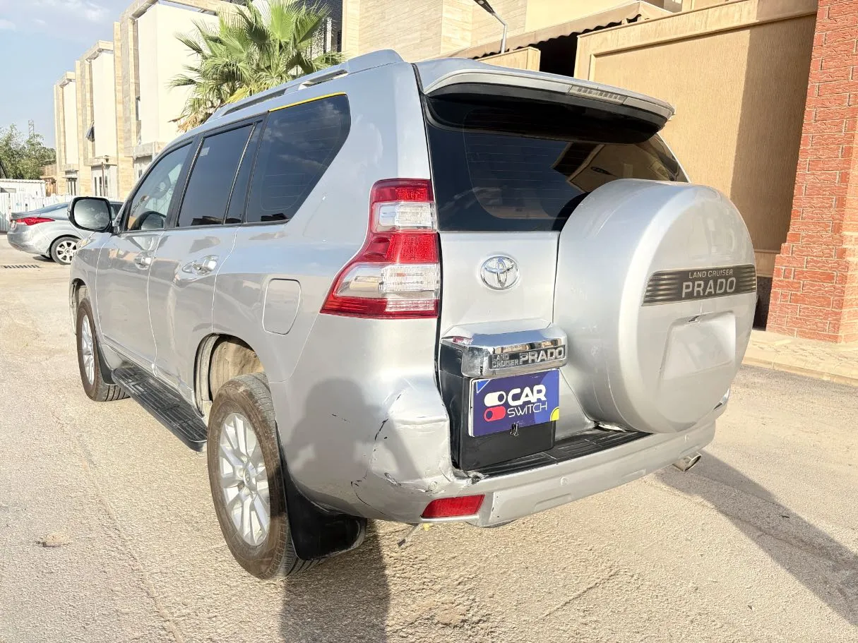 Car image 7