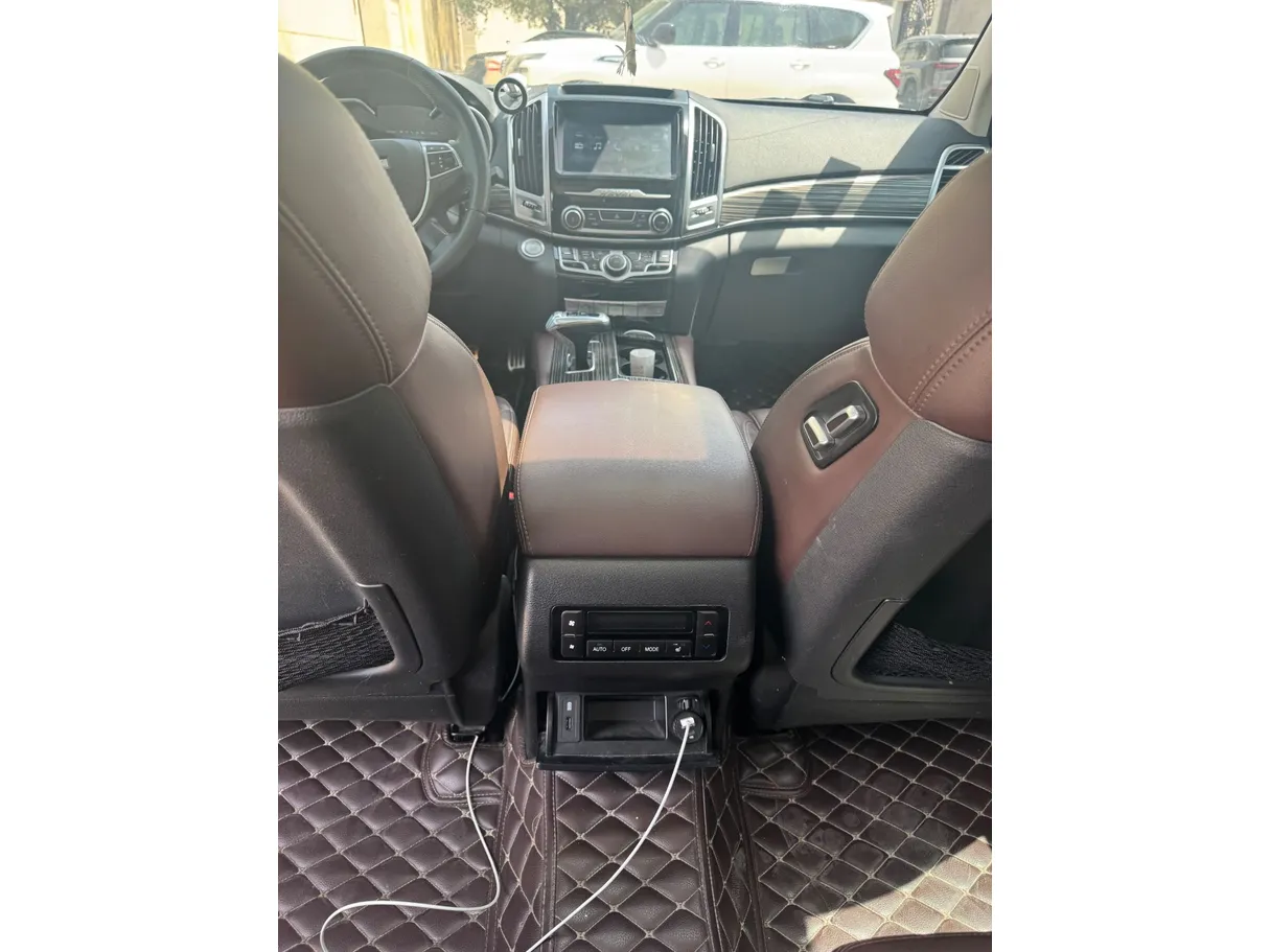 Car image 20