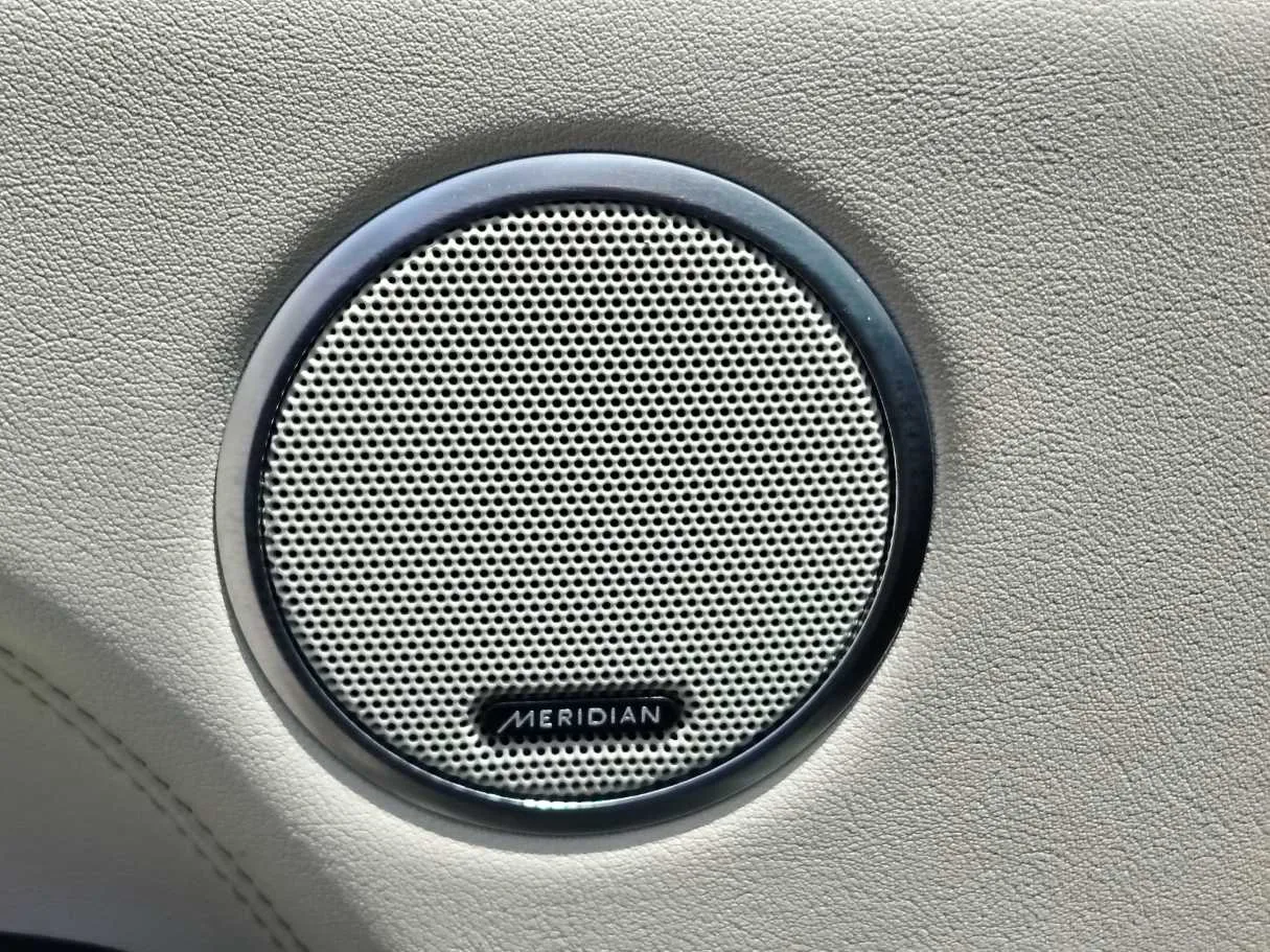 Car image 28