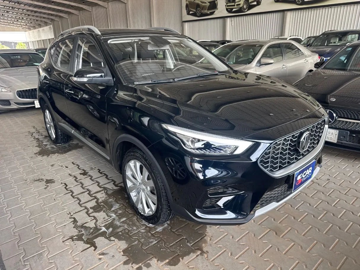 Car image 3