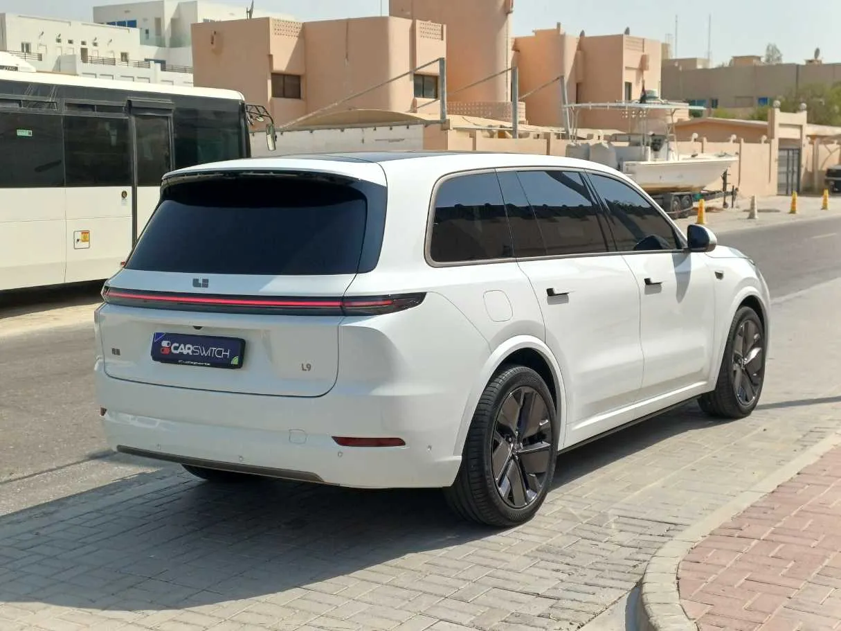 Car image 5