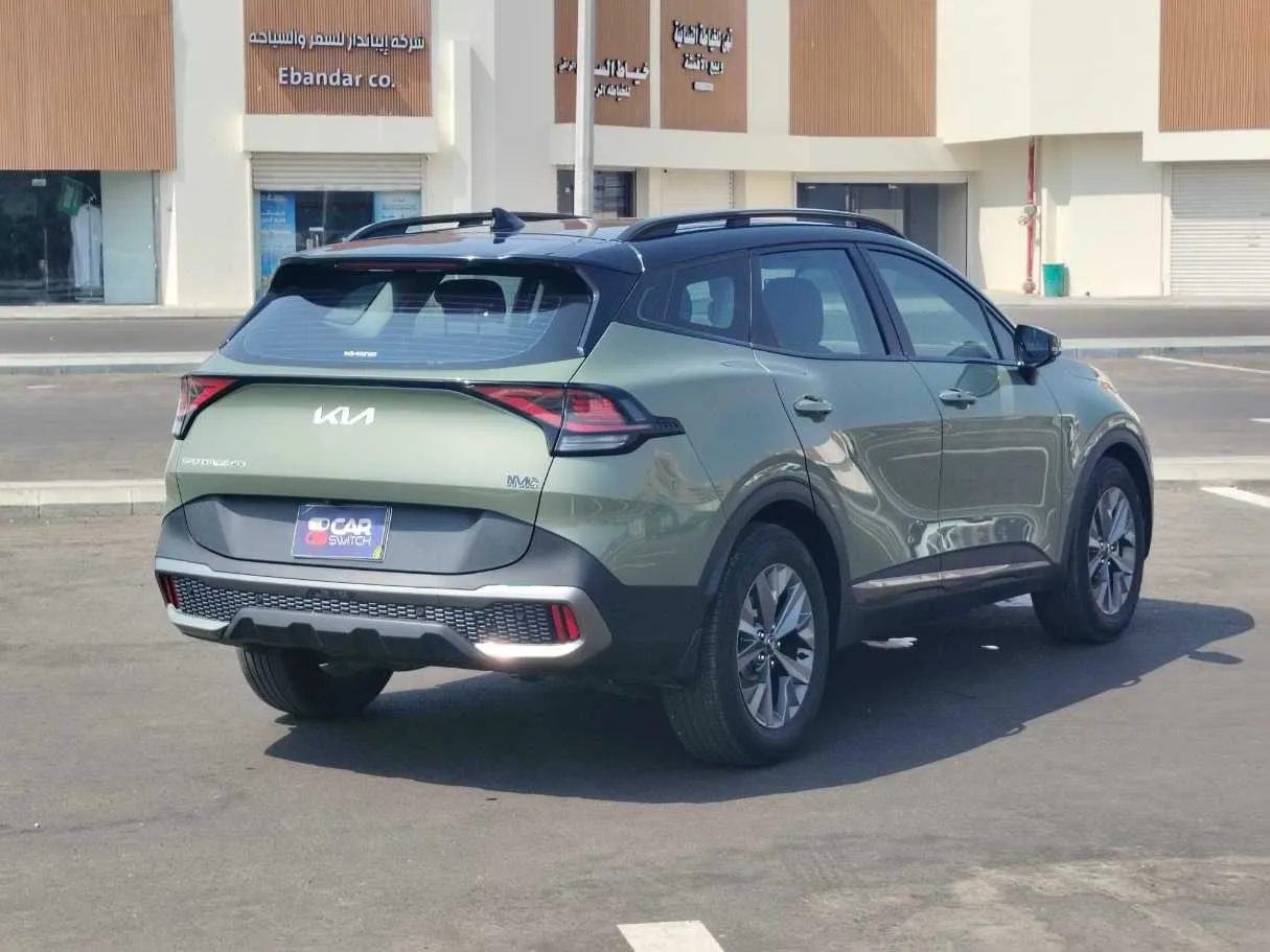 Car image 5