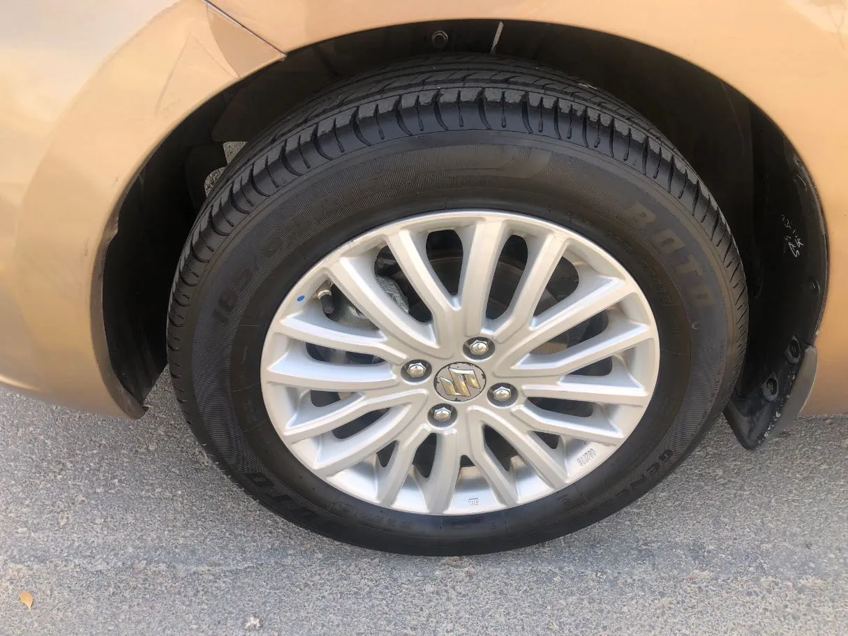 Car image 10