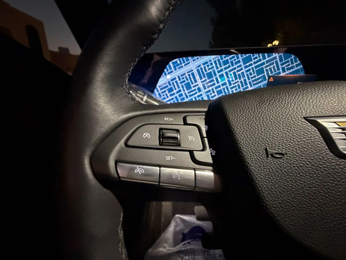 Car image 23