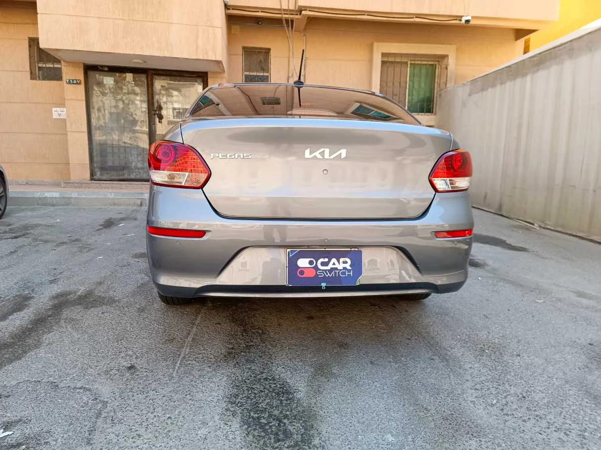 Car image 6