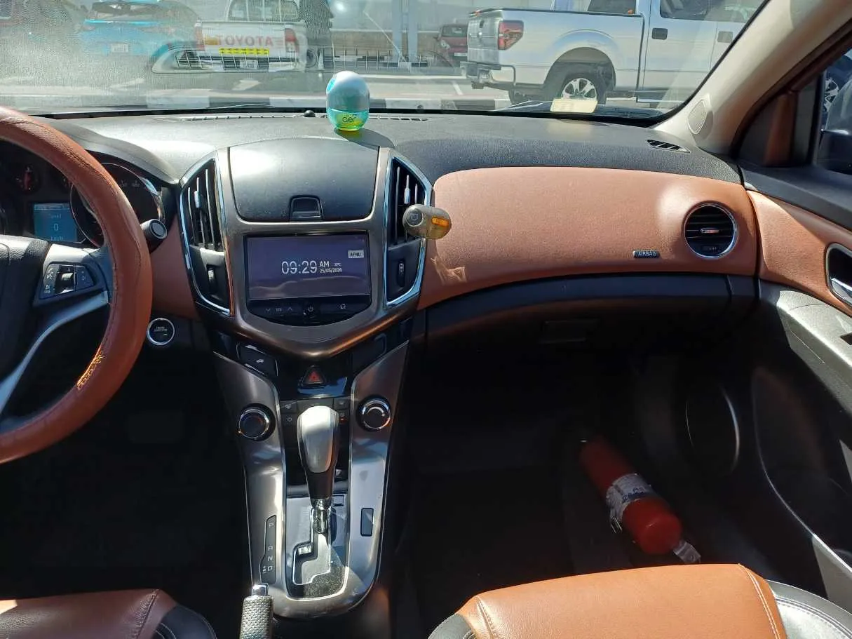 Car image 15