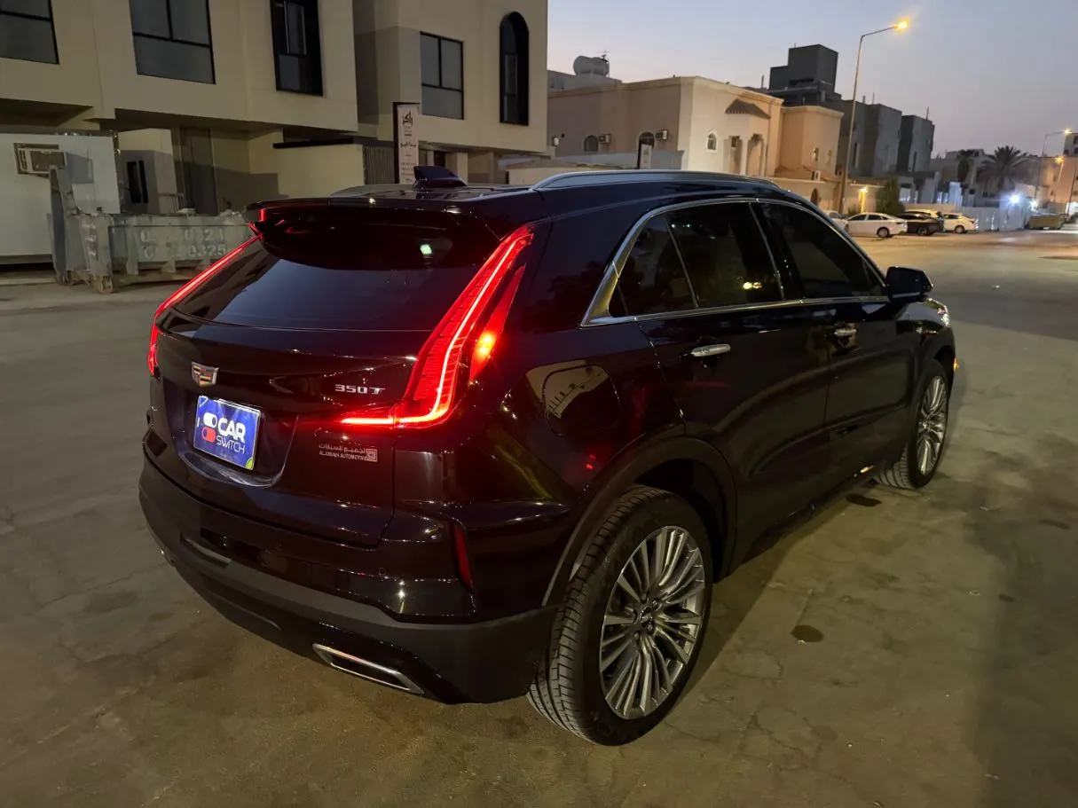 Car image 4