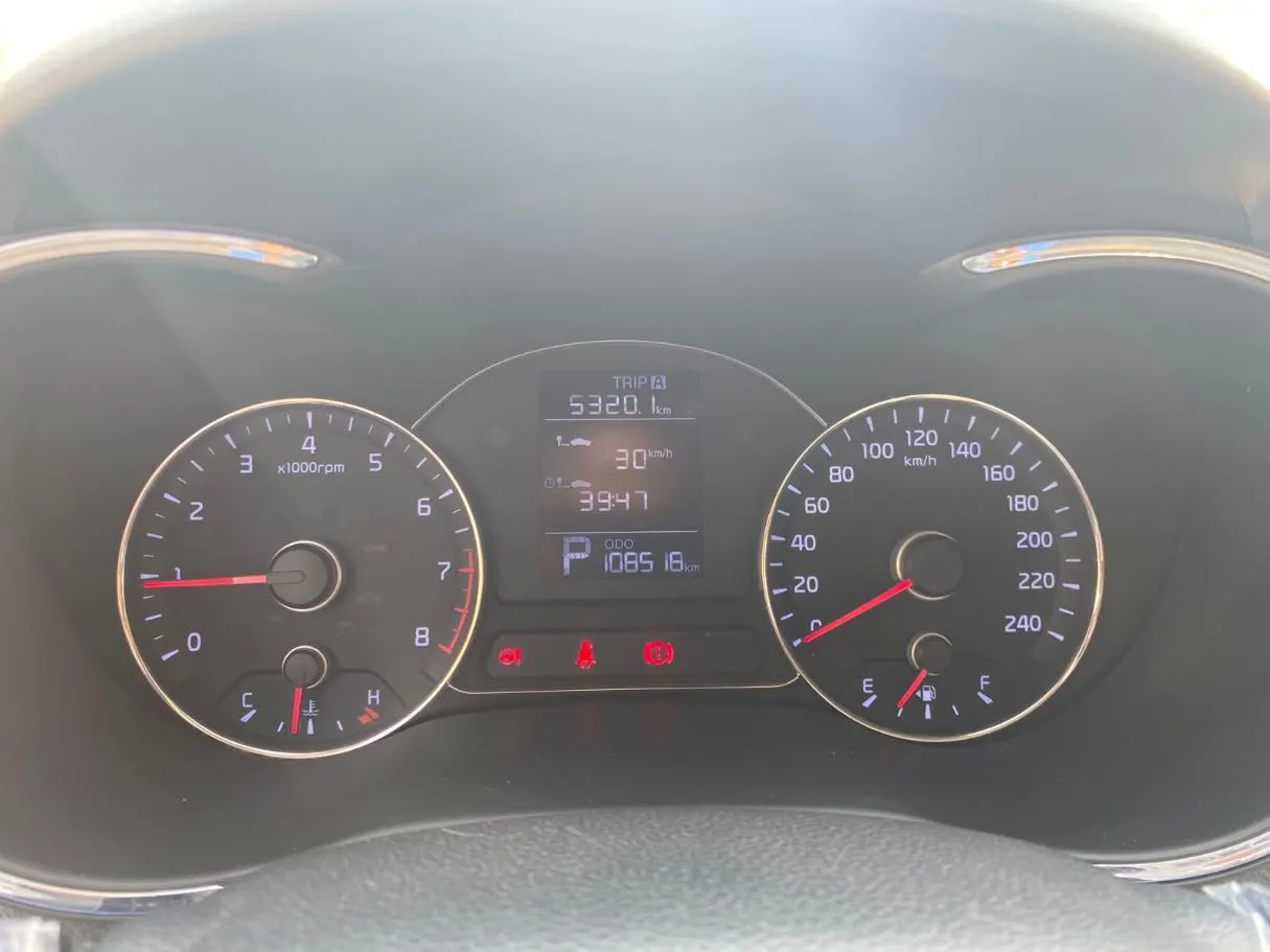 Car image 17