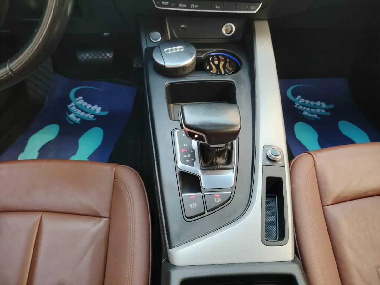 Car image 22