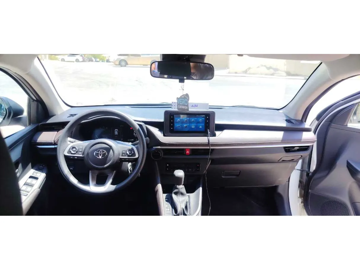 Car image 15